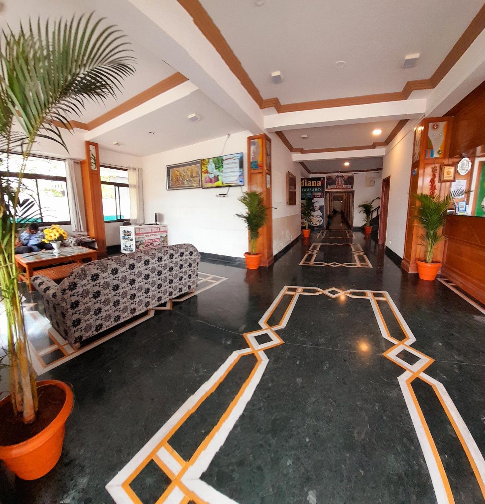 Hotel Indore Palace Shirdi Exterior foto