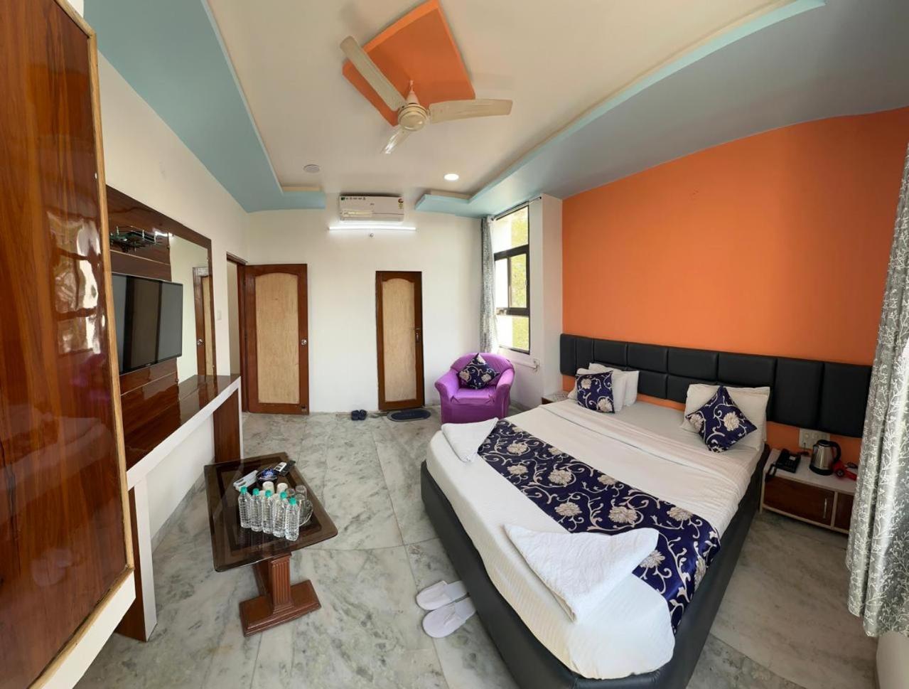 Hotel Indore Palace Shirdi Exterior foto